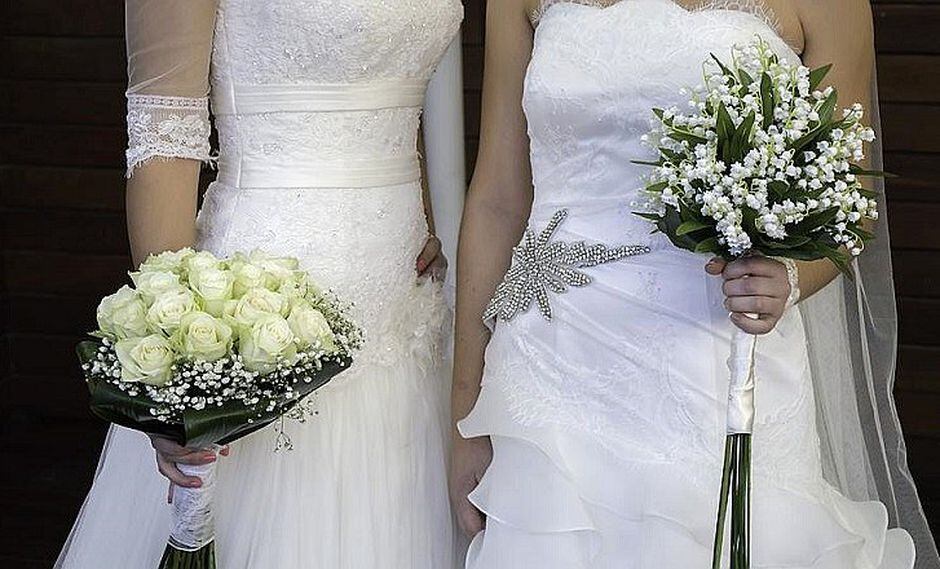 Dos monjas dejan los hábitos, se casan entre ellas y su historia deja en shock