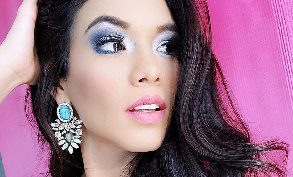 Jazmín Pinedo luce hermosa en seductor look