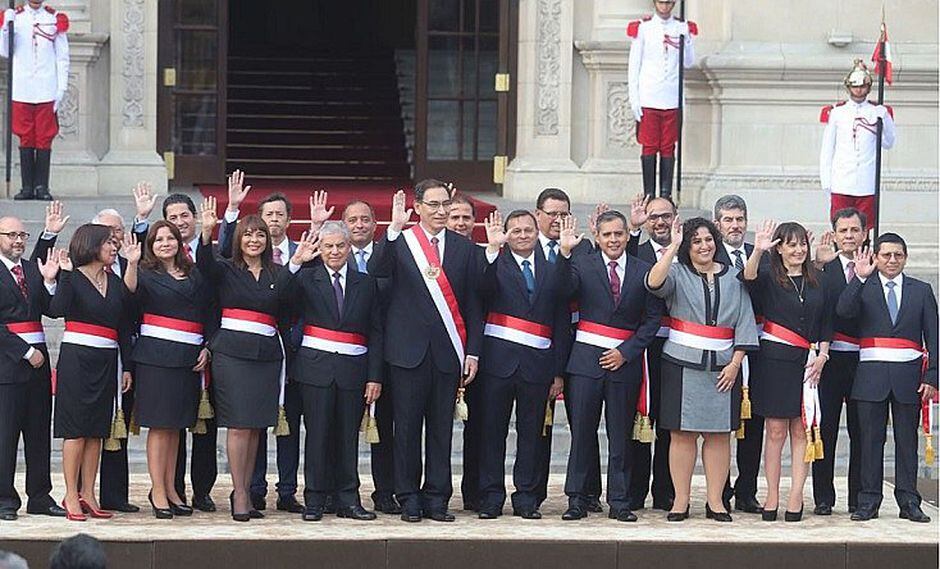 Presidente Martín Vizcarra juramentó hoy a su nuevo gabinete (FOTOS y VÍDEO)