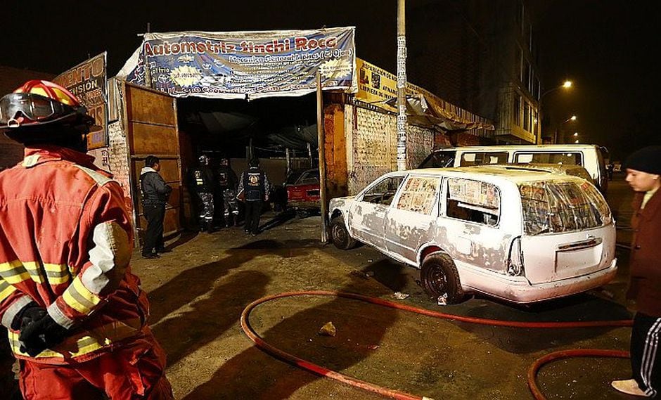 Comas: Desconocidos atacan taller mecánico con bomba molotov