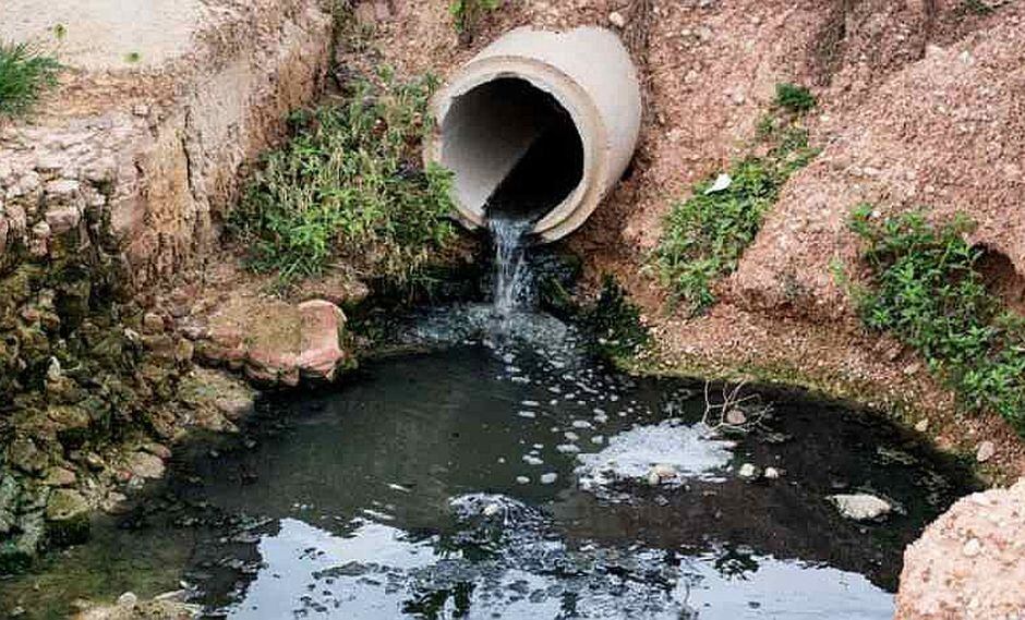 Descubre el significado de soñar con agua sucia