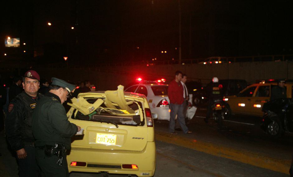 Auto embiste a patrullero de San Isidro