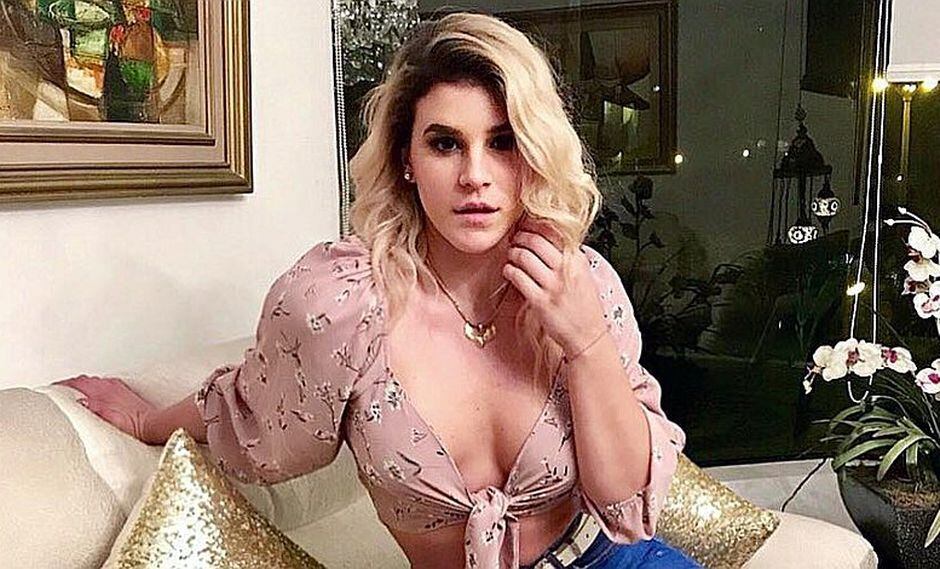 Macarena Vélez y sus lindos bikinis en viaje a Vichayito