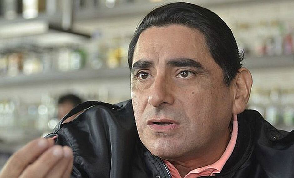 Carlos Álvarez denuncia maltrato a reconocida aerolínea