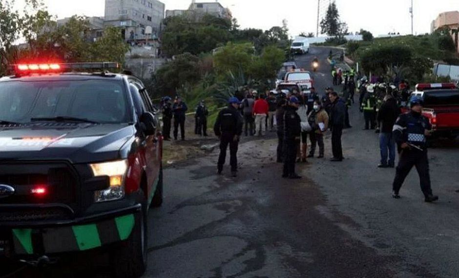 Hombre encuentra a su esposa con su vecino y la mata