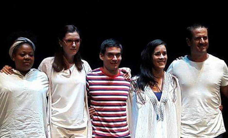Gianella Neyra y Emanuel Soriana protagonizan obra "El curioso incidente del perro a medianoche"