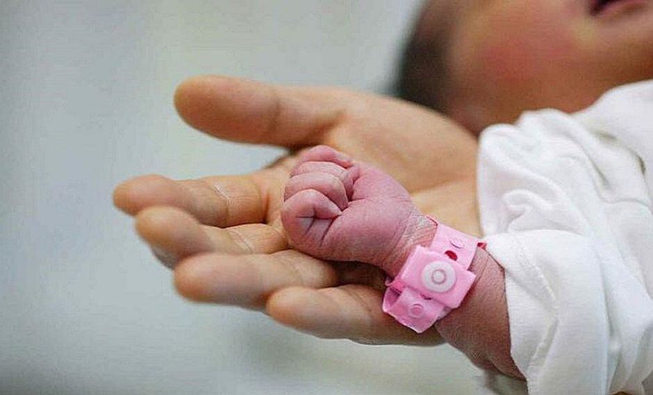 Mamá vende a su bebé de 19 meses por cosméticos, pero es descubierta