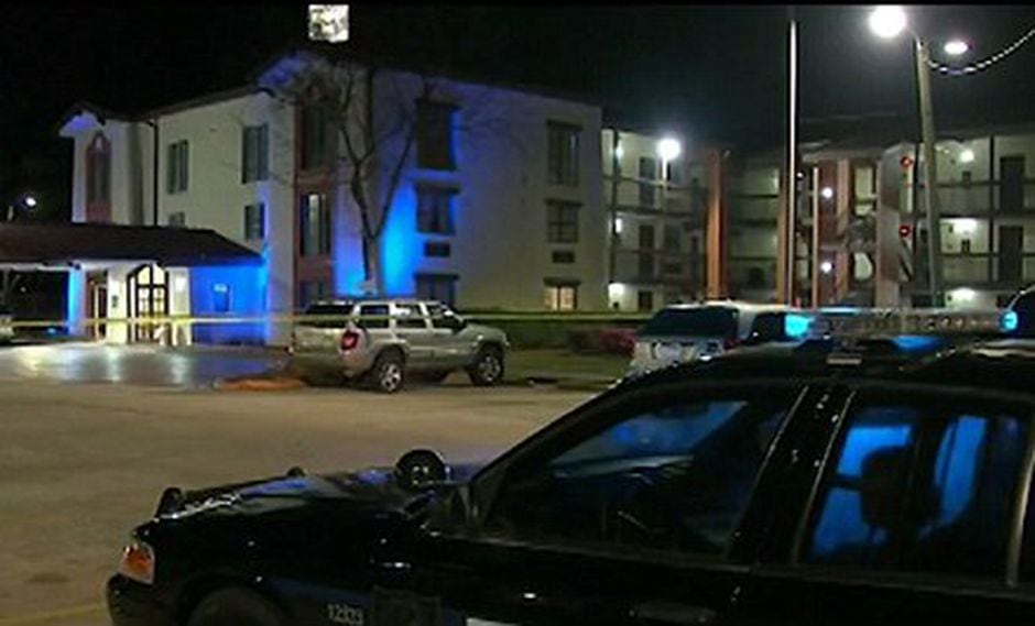 Niño de 2 años se dispara en el estómago con pistola de su madre