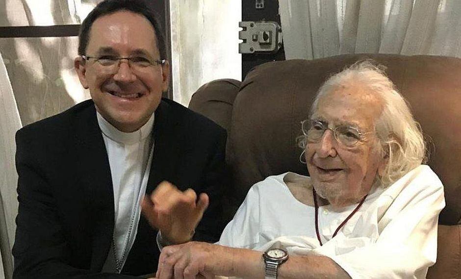 Papa Francisco absuelve al poeta Ernesto Cardenal para ejercicio sacerdotal