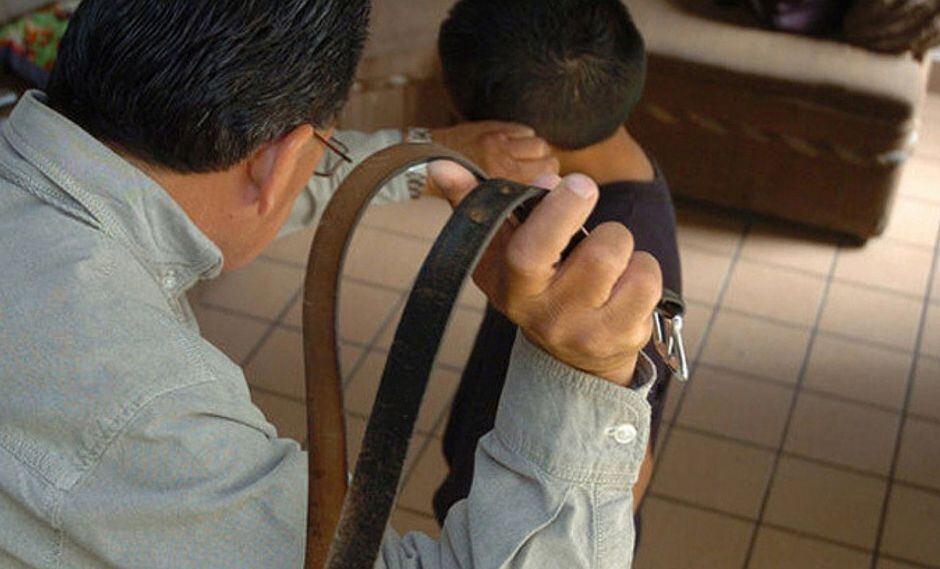 Padre agarró a correazos a su hijo de ocho años solo porque este le "mintió"