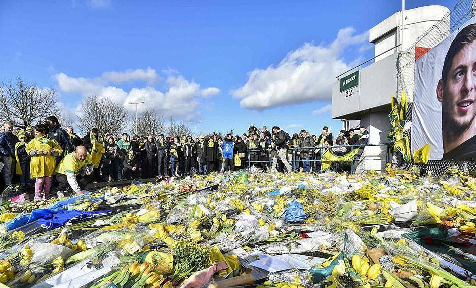 Restos de Emiliano Sala llegan a Argentina y serán velados en su pueblo natal