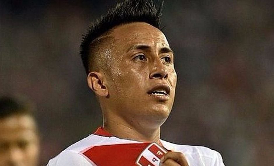 Christian Cueva envía comunicado tras ser ofendido por sujeto en avión