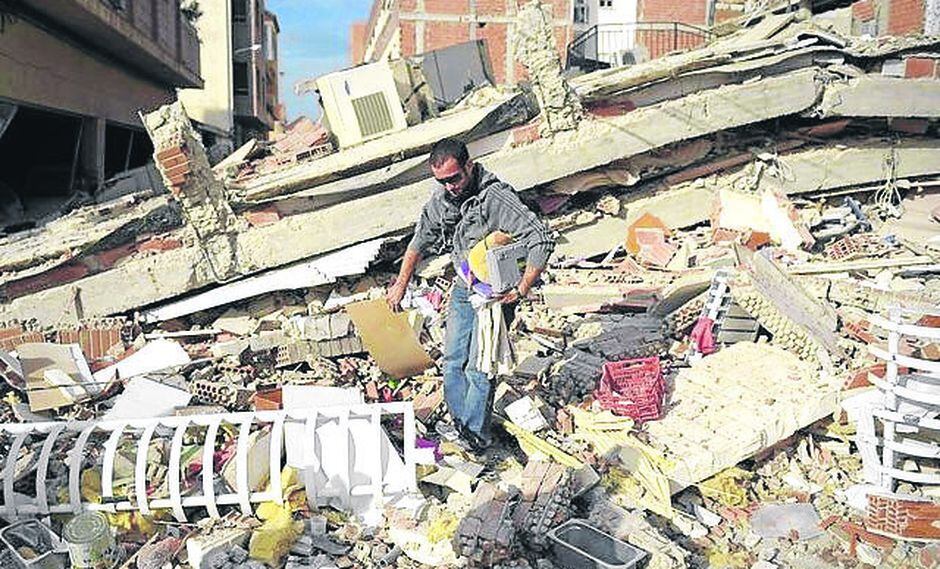 Terremoto de 7,7 sacude Pakistán y causa al menos 150 muertos