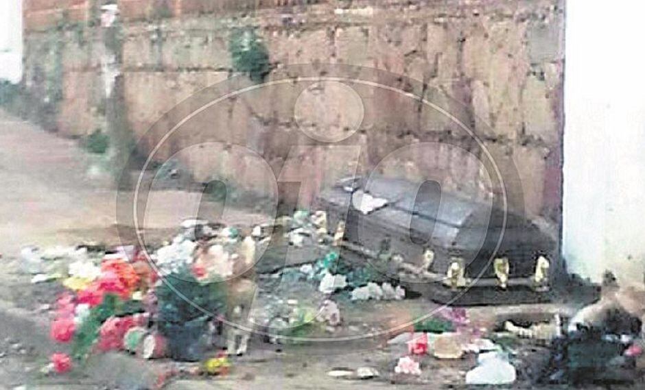 SJL: Aparece ataúd en plena calle y al abrirlo dan con macabro hallazgo