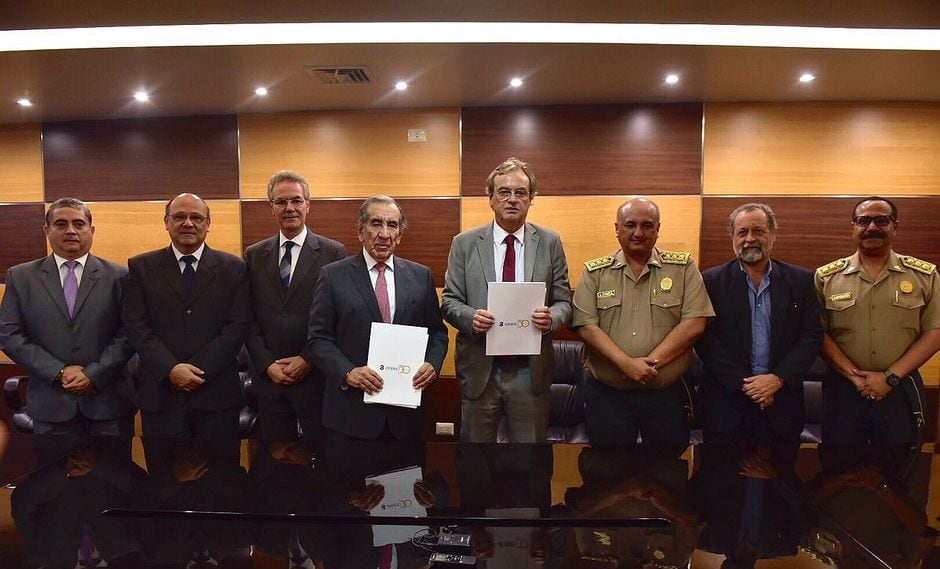 Policías ya pueden vigilar bancos, tras firma de convenio