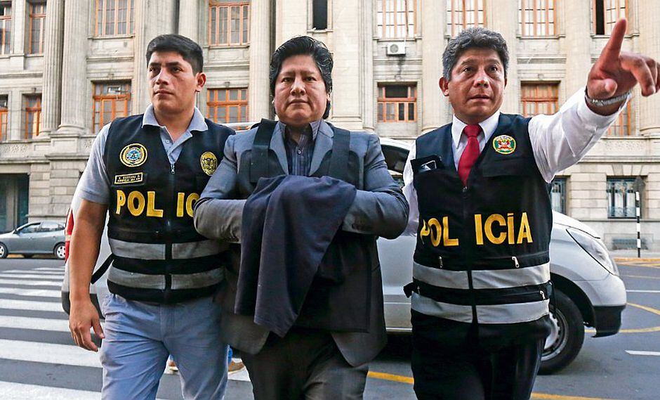 Echan a director de penal por permitir visitas irregulares en prisión a Edwin Oviedo