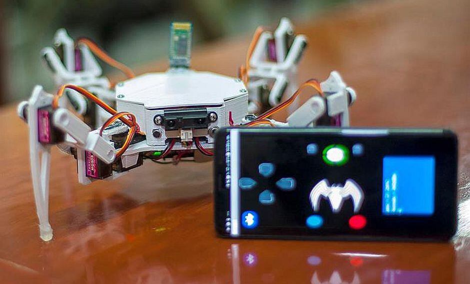 Robot arácnido se guía por Bluetooth para buscar y rescatar a personas