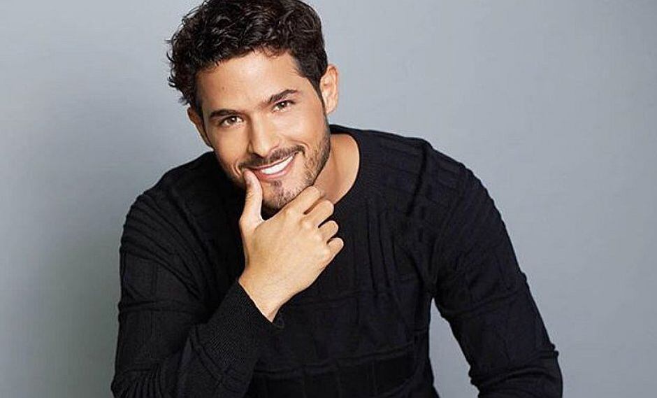 3 looks de Andrés Vílchez que tu novio debe vestir