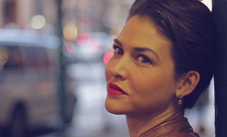 Anahí de Cárdenas luce sensacional en nuevo tono de rubio