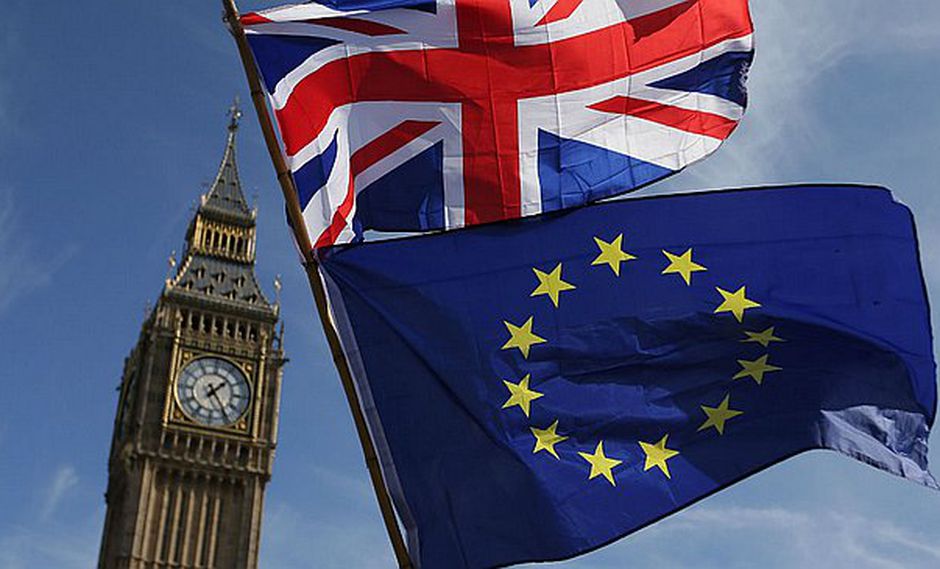Parlamento británico vota en contra del Brexit
