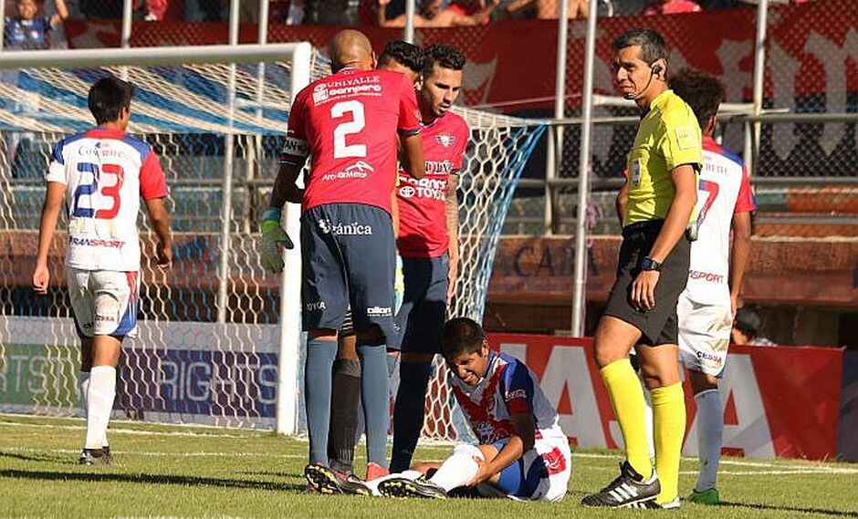 Universitario "copia" a Alianza Lima y abandona partido ...