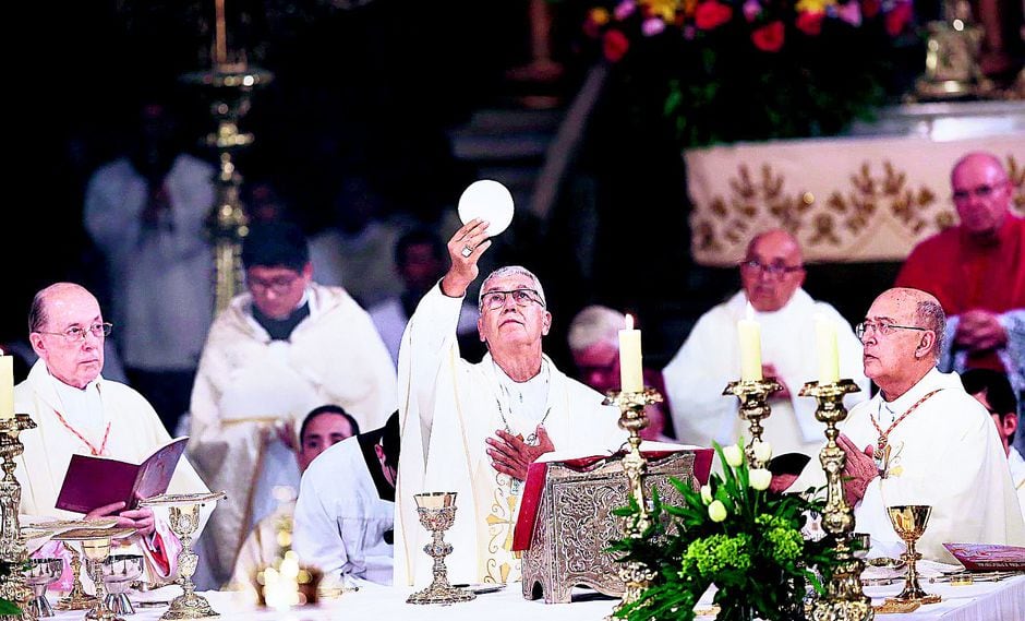 Jueves Santo: Arzobispo de Lima lavará pies a víctimas de violencia